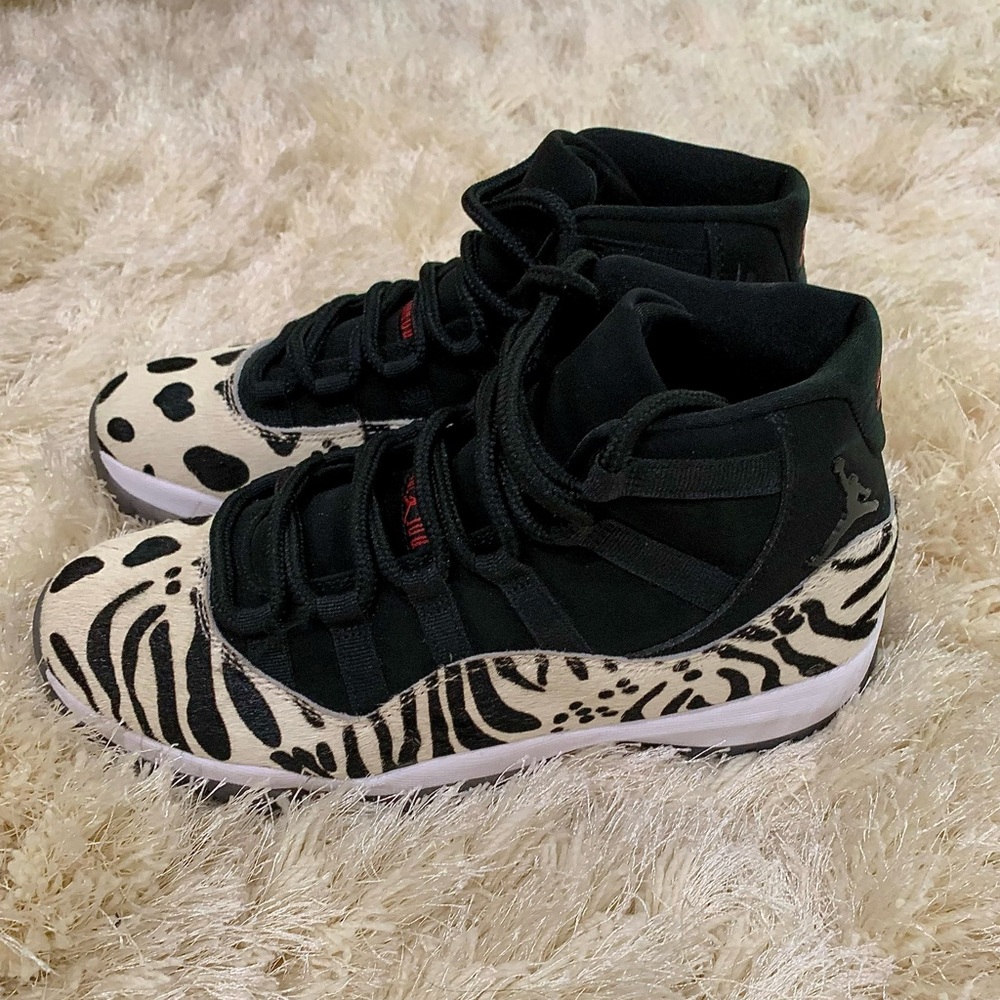 Like New Authentic Jordan Retro 11 Womens Sz 9.5